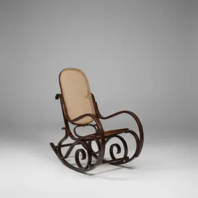 Mecedora Thonet  Madera, Excelente Estado Marrón