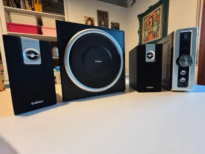 Parlantes Edifier C2
