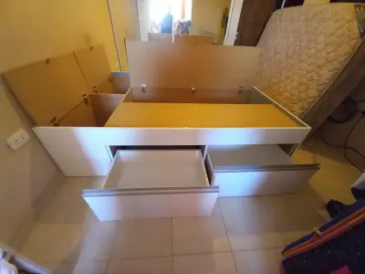 Cama box solo base con 6 cajones y 3 bauleras 