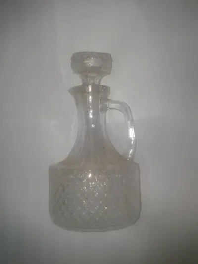 Licorera  tallada 