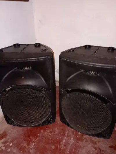 PAR DE BAFLES GBR PL-1550 (ACTIVO + PASIVO)
