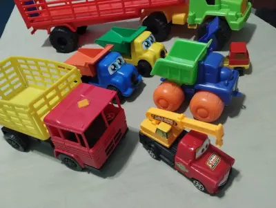 Set de 7 camiones de juguetes 