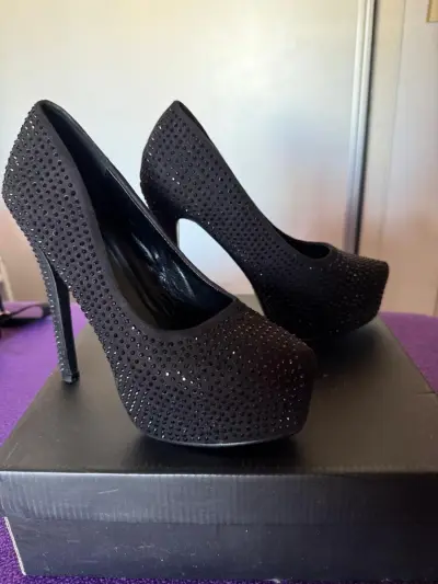 Zapatos para fiesta negros con brillos talle 38 (muy poco uso)