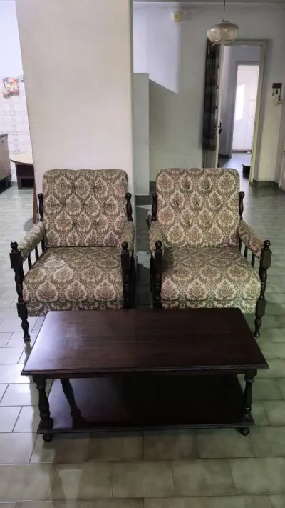 Juego de sillones y mesa