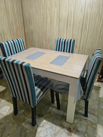 Juego mesa y sillas 
