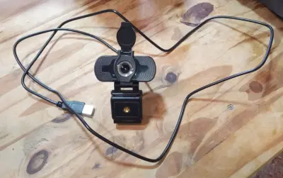 Cámara Web Gadnic FHD 1080p Micrófono 30 FPS Múltiple Sistema Operativo