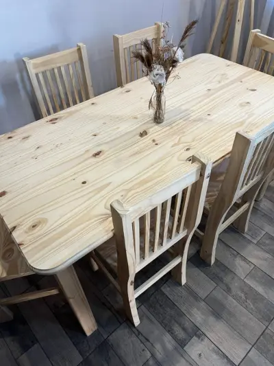Mesa y sillas