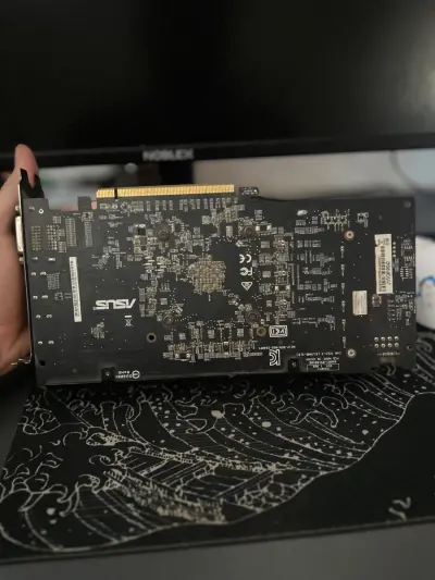 Placa de video radeon 570rx (4gb)