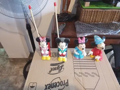 Muñecos Disney originales.