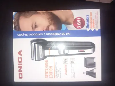 Set de Afeitadora y Cortadora de Pelo