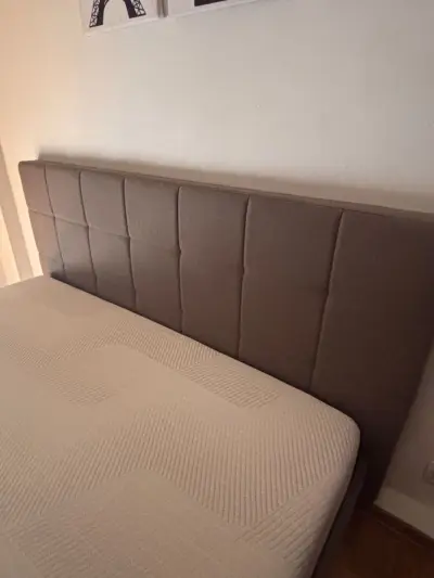Cama con respaldo + colchon 2 plazas y media