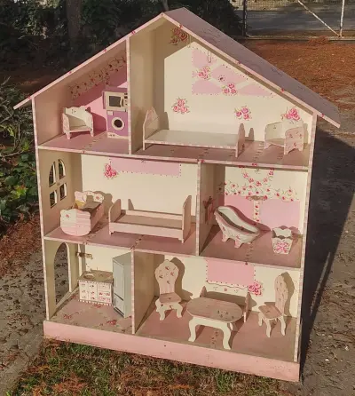 Casita de muñecas con accesorios