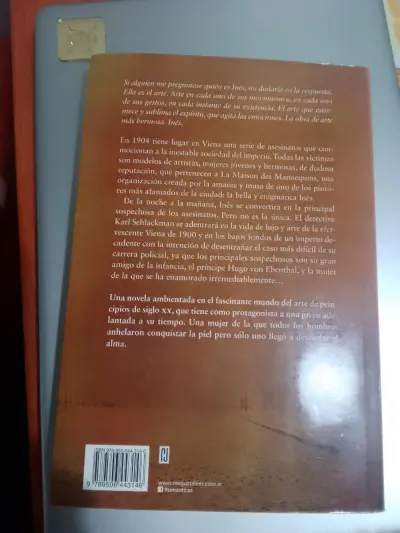 Libro "LA PIEL DORADA", de Carla Montero, usado en perfecto estado