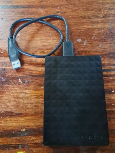 💾 DISCO EXTERNO SEAGATE 1TB 💾 ✨ 1 TB de almacenamiento para llevar y guardar todos tus archivos.