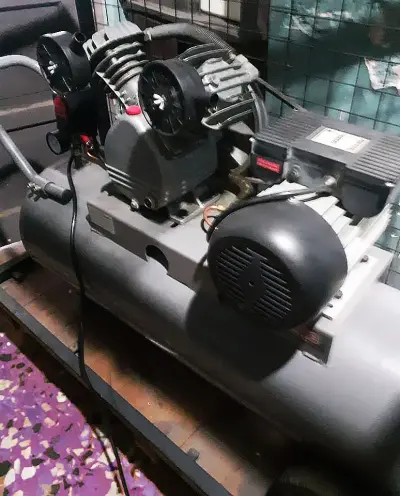 compresor LOWEN, 100 lts. 3hp, a correa , impecable estado./