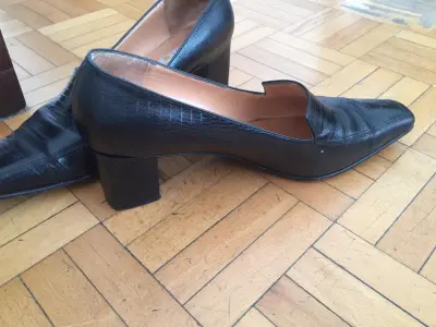 ZAPATOS DE DAMA Nº 39 NEGROS