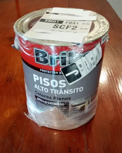 Pintura para pisos BRIKOL PISOS ALTO TRANSITO COLORES PLENOS - Gris - Brillo Satinado - 4 LITROS