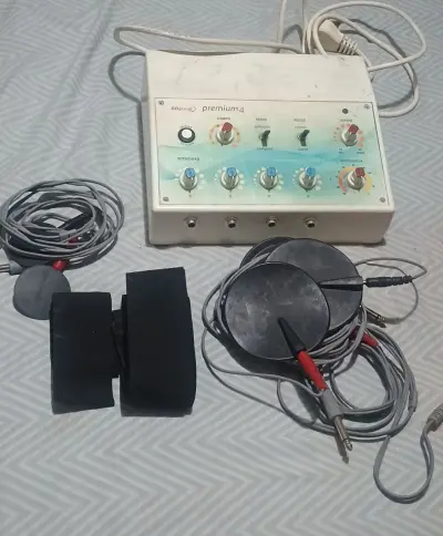 Máquina electroestimulador muscular Gogroup Premium 4 junto