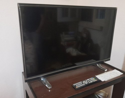 Tv De 32  Noblex 32ld867ht Con Pantalla Led Hd