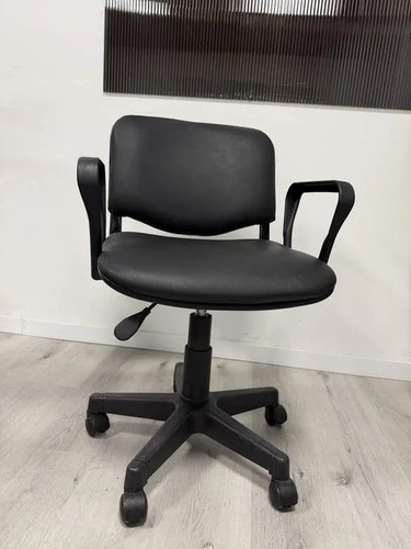 Silla De Oficina Eco Cuero Negro Con Apoyabrazos