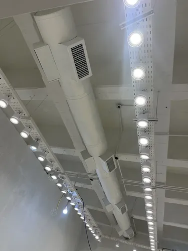 Bandeja Portacables Con Luces Ar111 20cm X Metro Lineal