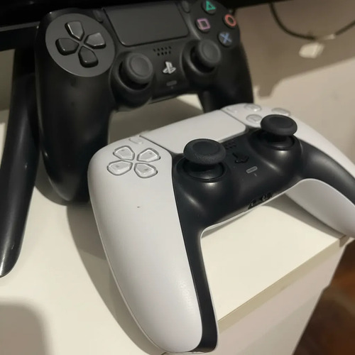 Sony Playstation 5 Standard 825gb Blanco Y Negro