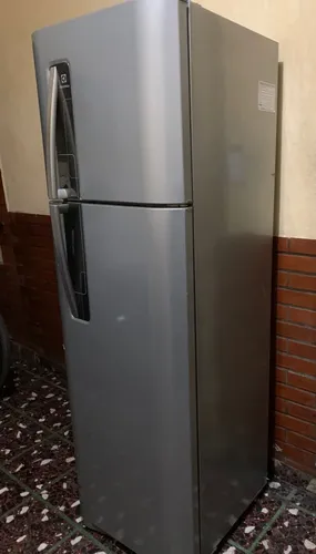 Heladera Electrolux Heni3500p Inverter Plata