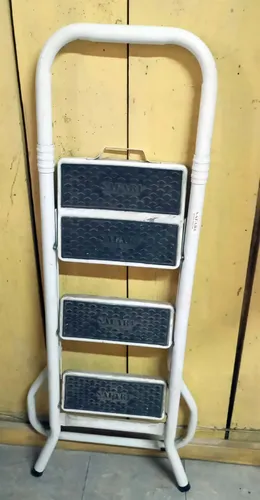Escalera Safari Plegable de Metal 3 escalones antideslizantes