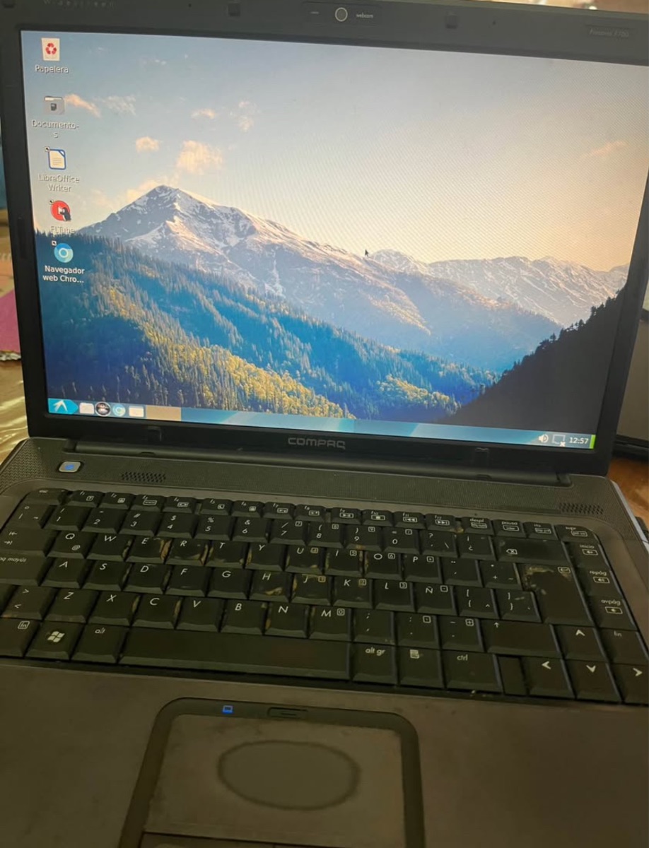 Notebook HP Compac Presario Con Linux Mint