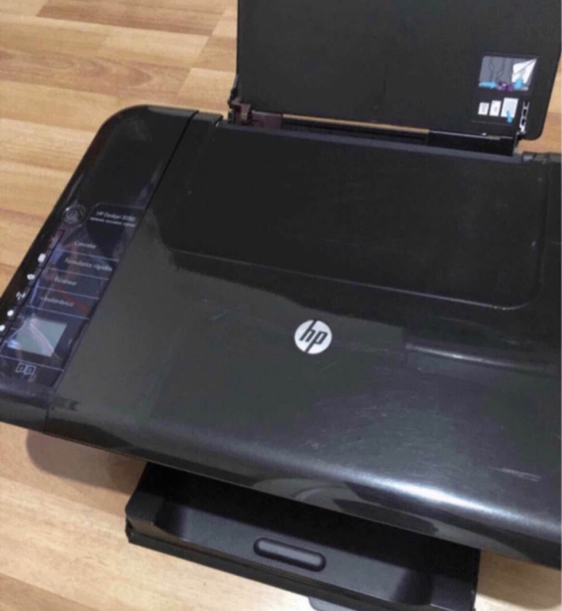 Impresora Multifunción A Color Hp Deskjet 3050 Con Wifi 220v Negro