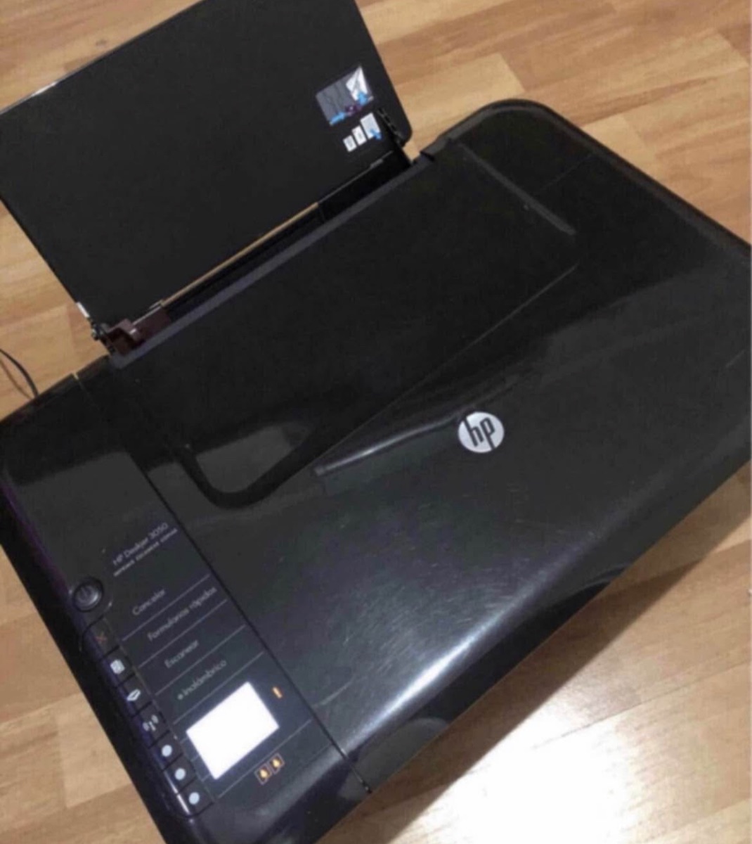 Impresora Multifunción A Color Hp Deskjet 3050 Con Wifi 220v Negro