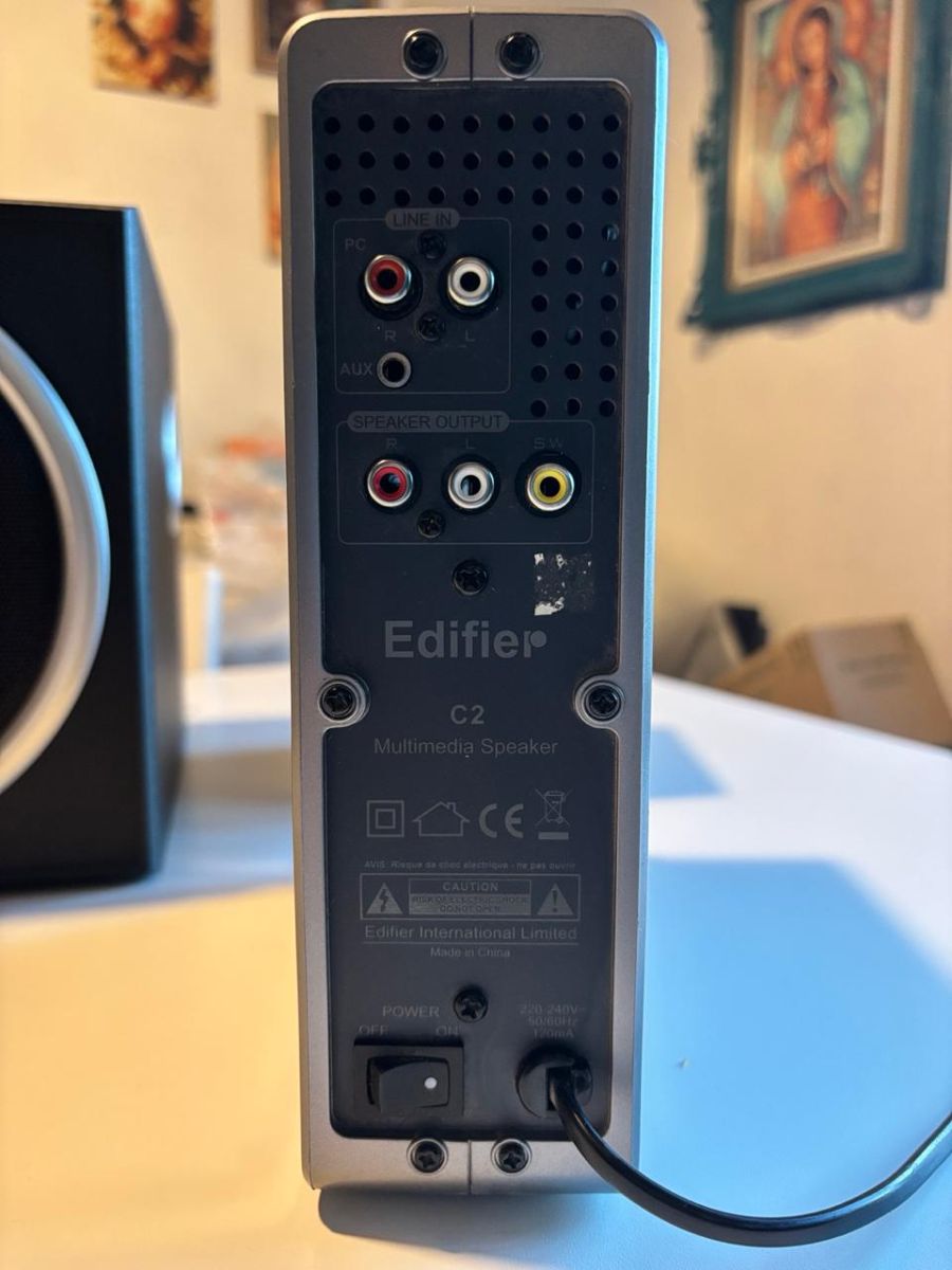 Parlantes Edifier C2