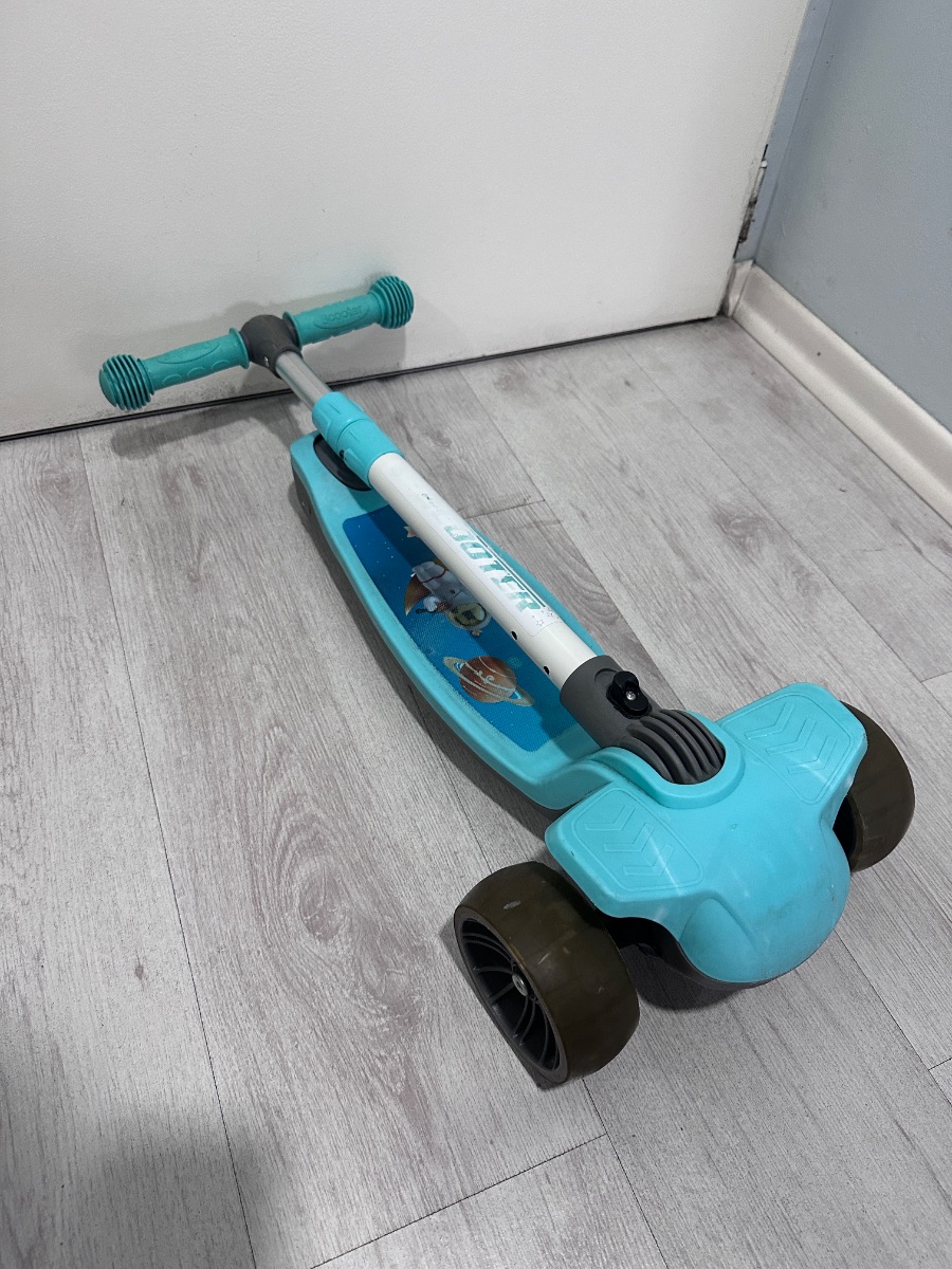 Monopatin infantil con luces