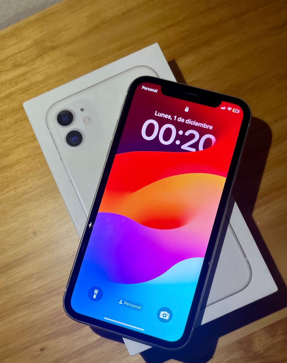 iPhone 11 - 128GB - 86% - Blanco