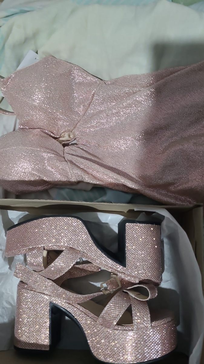 Vestido de fiesta + zapatos rosas 
