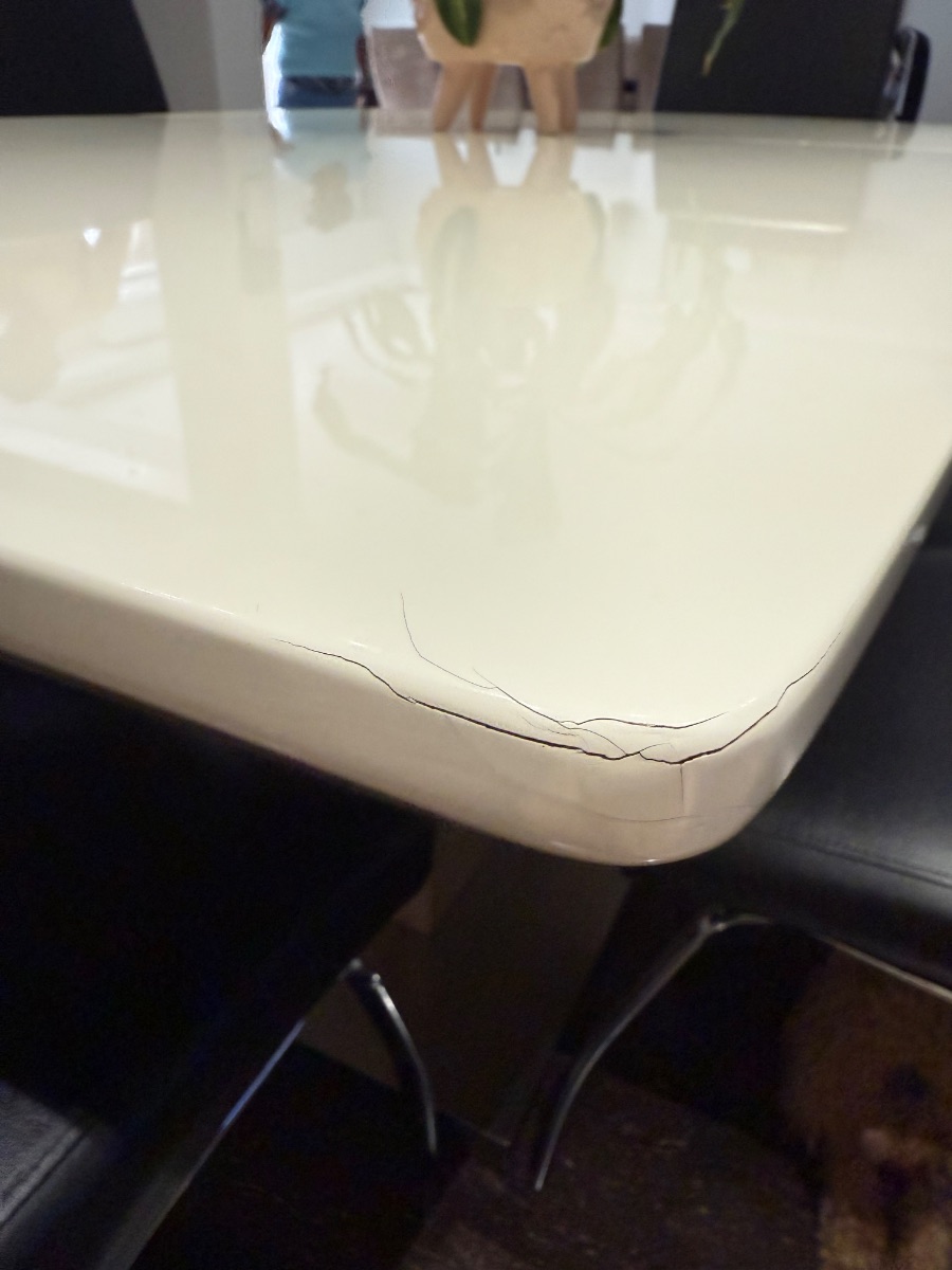 Juego de mesa con sillas 