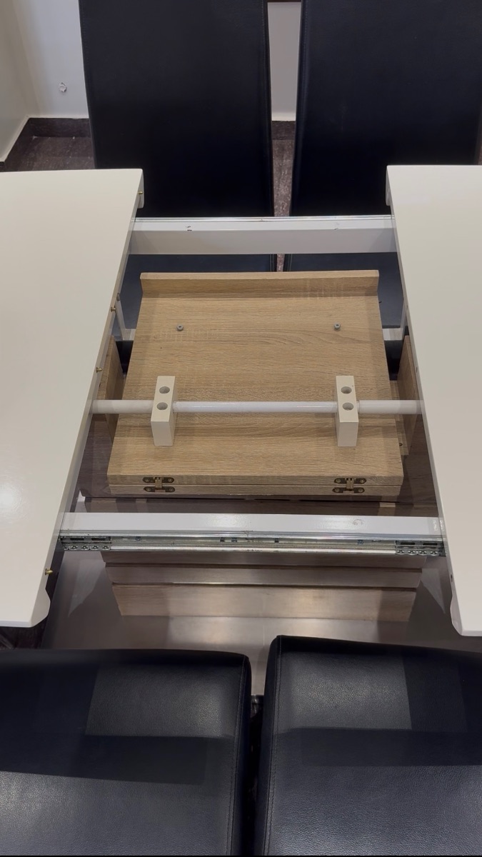 Juego de mesa con sillas 