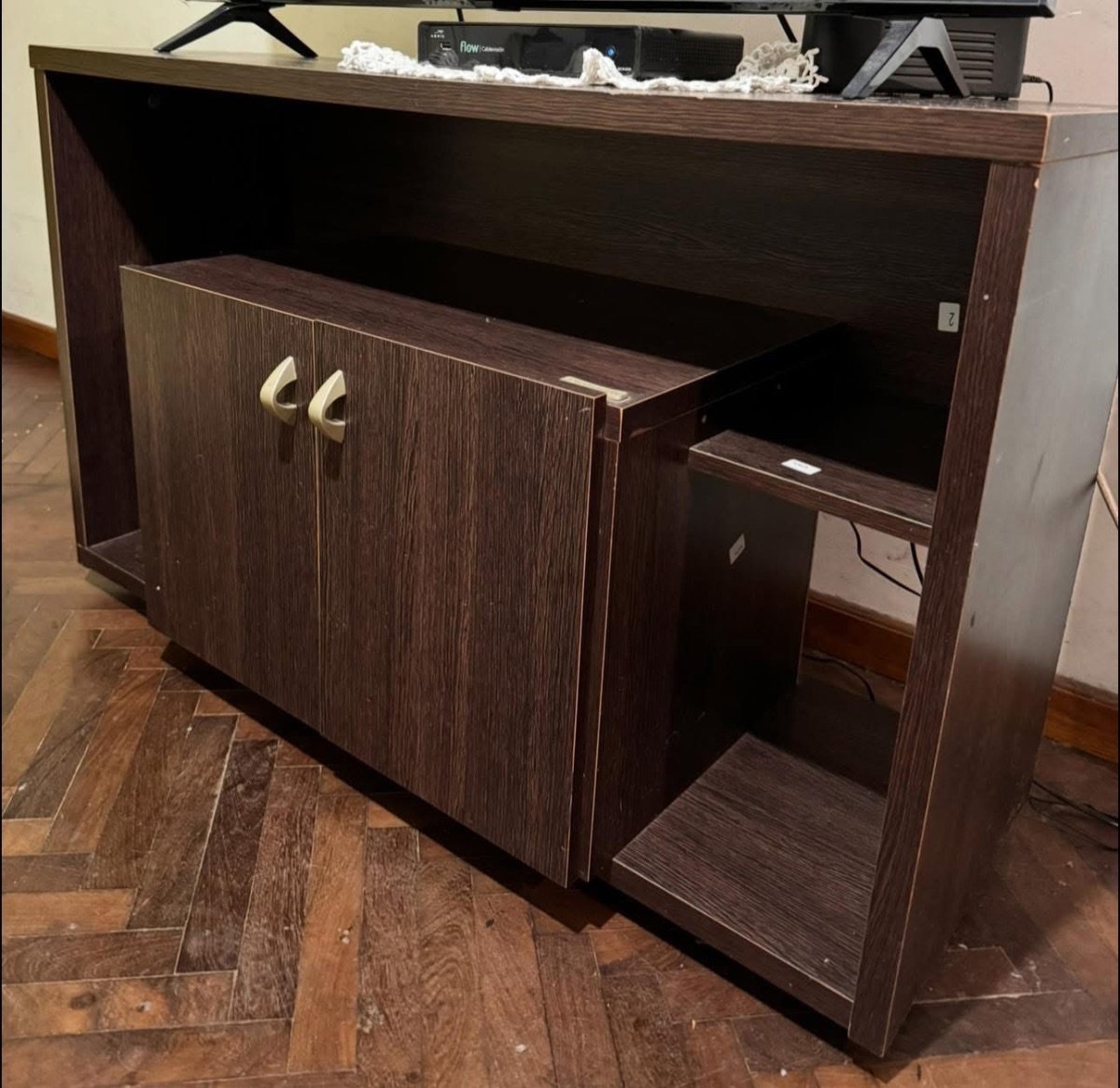  Rack de TV con rueditas – Como nuevo