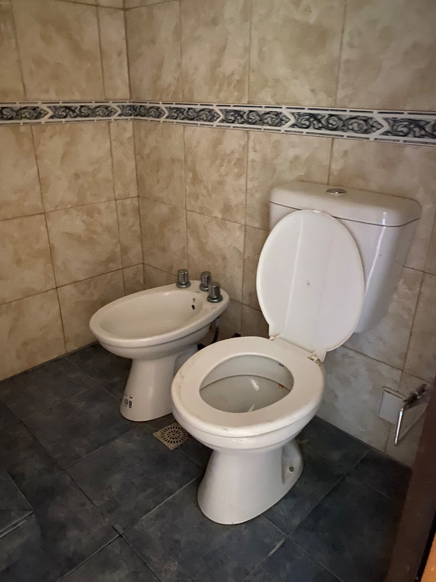 Venta de triplex grande en Mar del Tuyú 3 cuadras del mar 