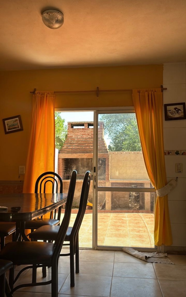 Venta de triplex grande en Mar del Tuyú 3 cuadras del mar 