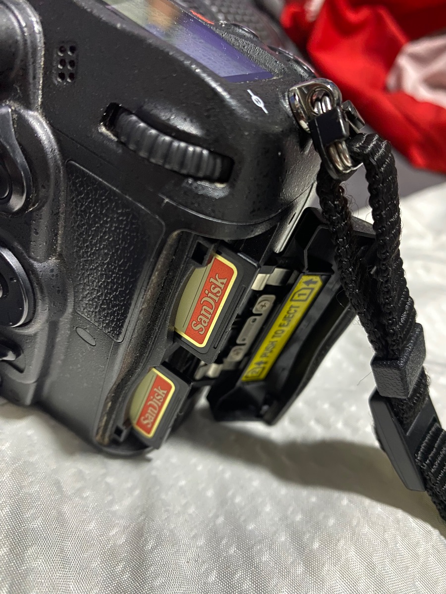 Camara nikon d7000 + lente nikkor 18-105mm