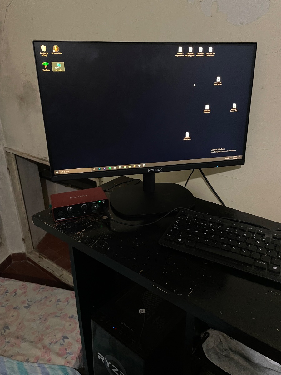 PC AMD Ryzen 7 5700G with Radeon Graphics 2gb, 16 gb RAM, 343 gb de Almacenamiento repartidas SSD