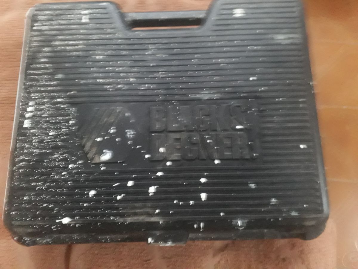 TALADRO CON PERCUTOR BYD. PARA REPUESTOS RETIRAS EN PARQUE, MERLO. SOLO EFECTIVO