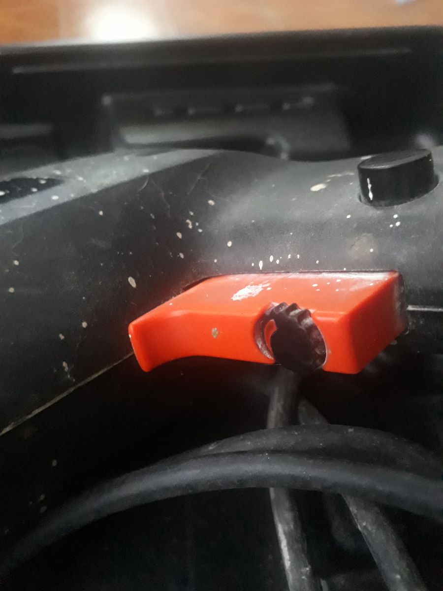 TALADRO CON PERCUTOR BYD. PARA REPUESTOS RETIRAS EN PARQUE, MERLO. SOLO EFECTIVO