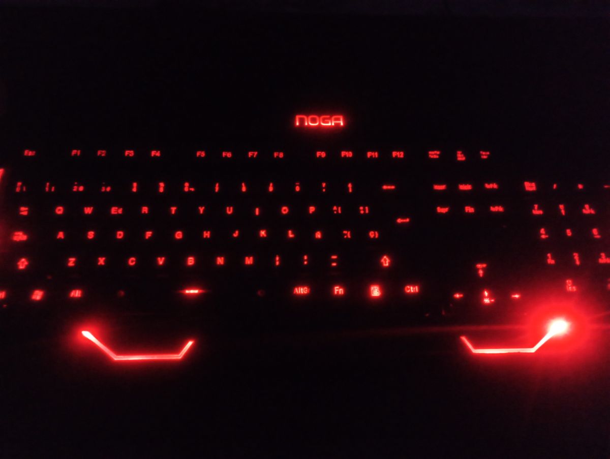 Teclado gamer Noga retroiluminado