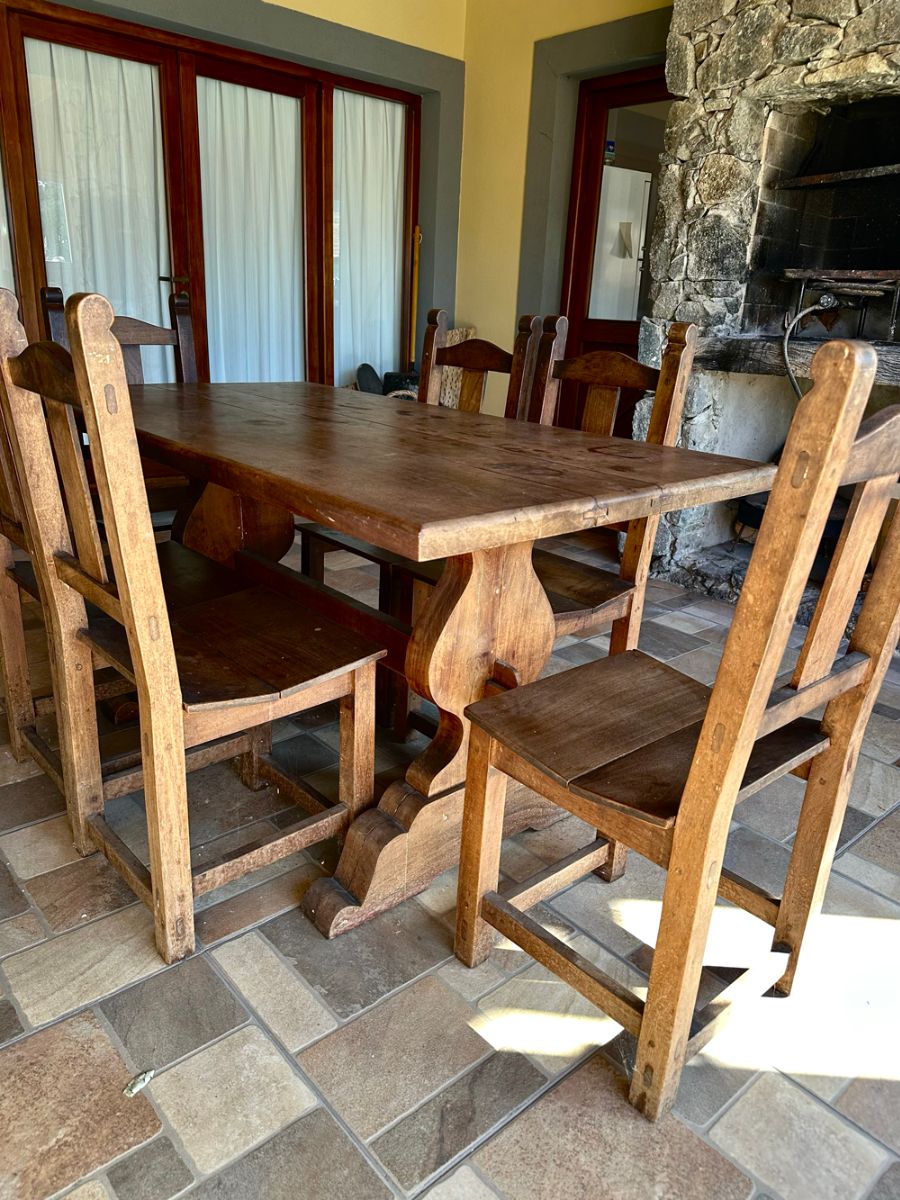 Mesa de algarrobo + 6 sillas