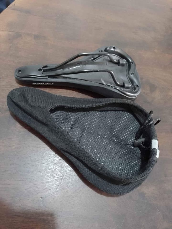 Vendo Asiento De Bicicleta Tipo SLP. Marca Fierce. Sin Uso. + Cubre Asiento Prostático De Gel.