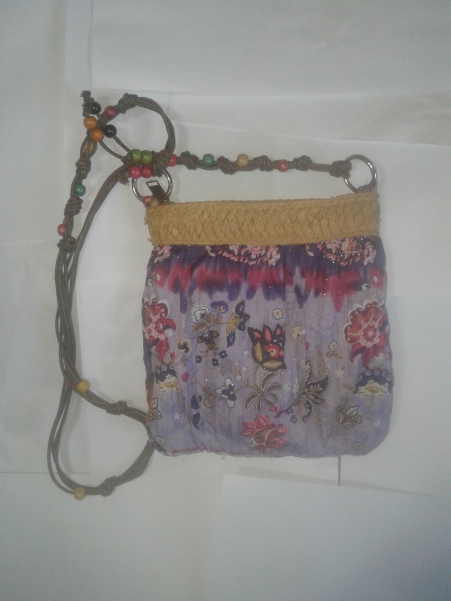 2 carteras con lazo y cierra  de tela con cierre  