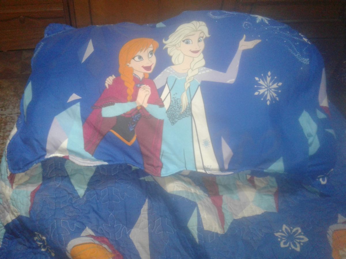 Cubrecama  reversible  frozen  con funda  