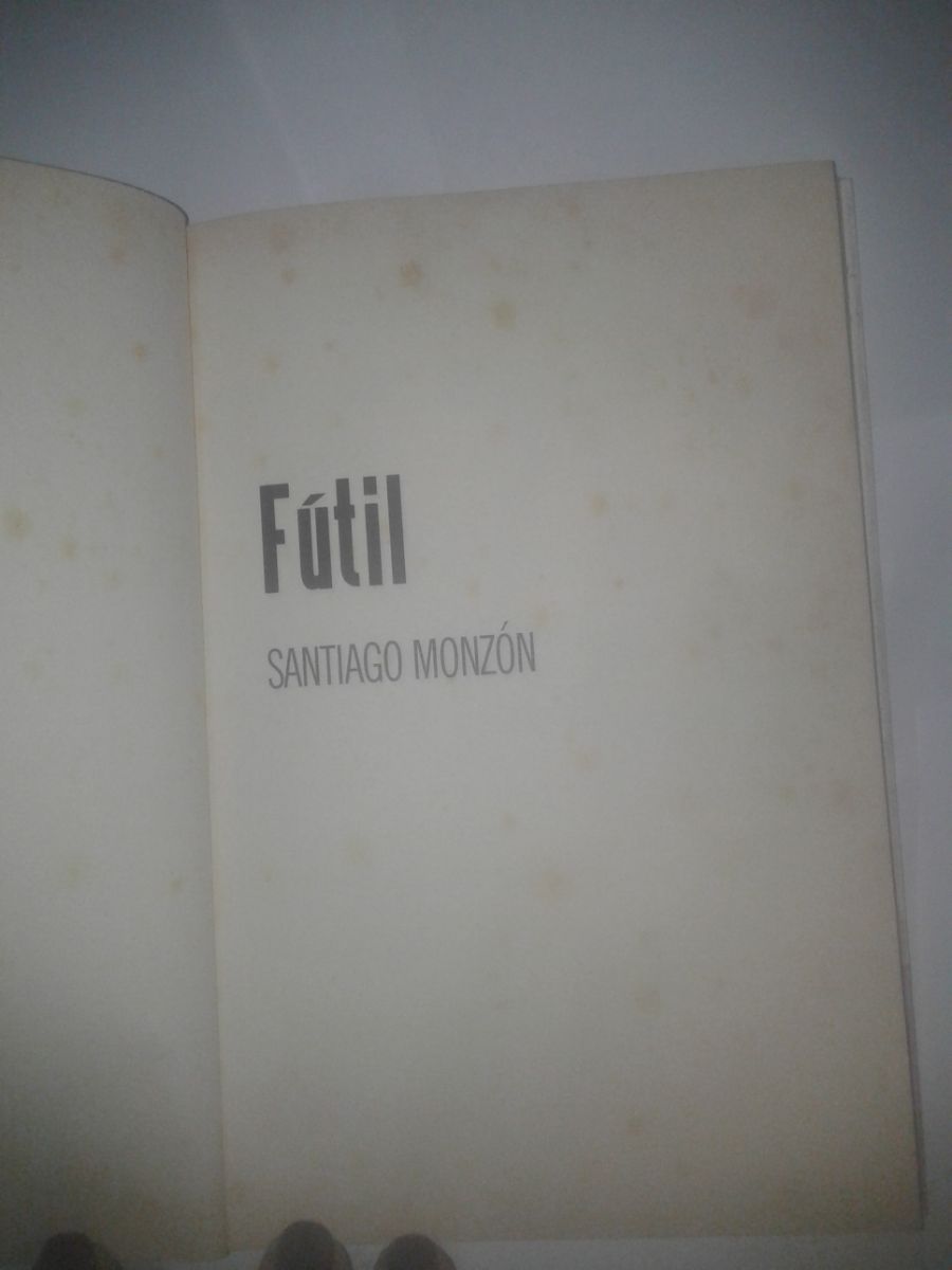 Libro  Fútil